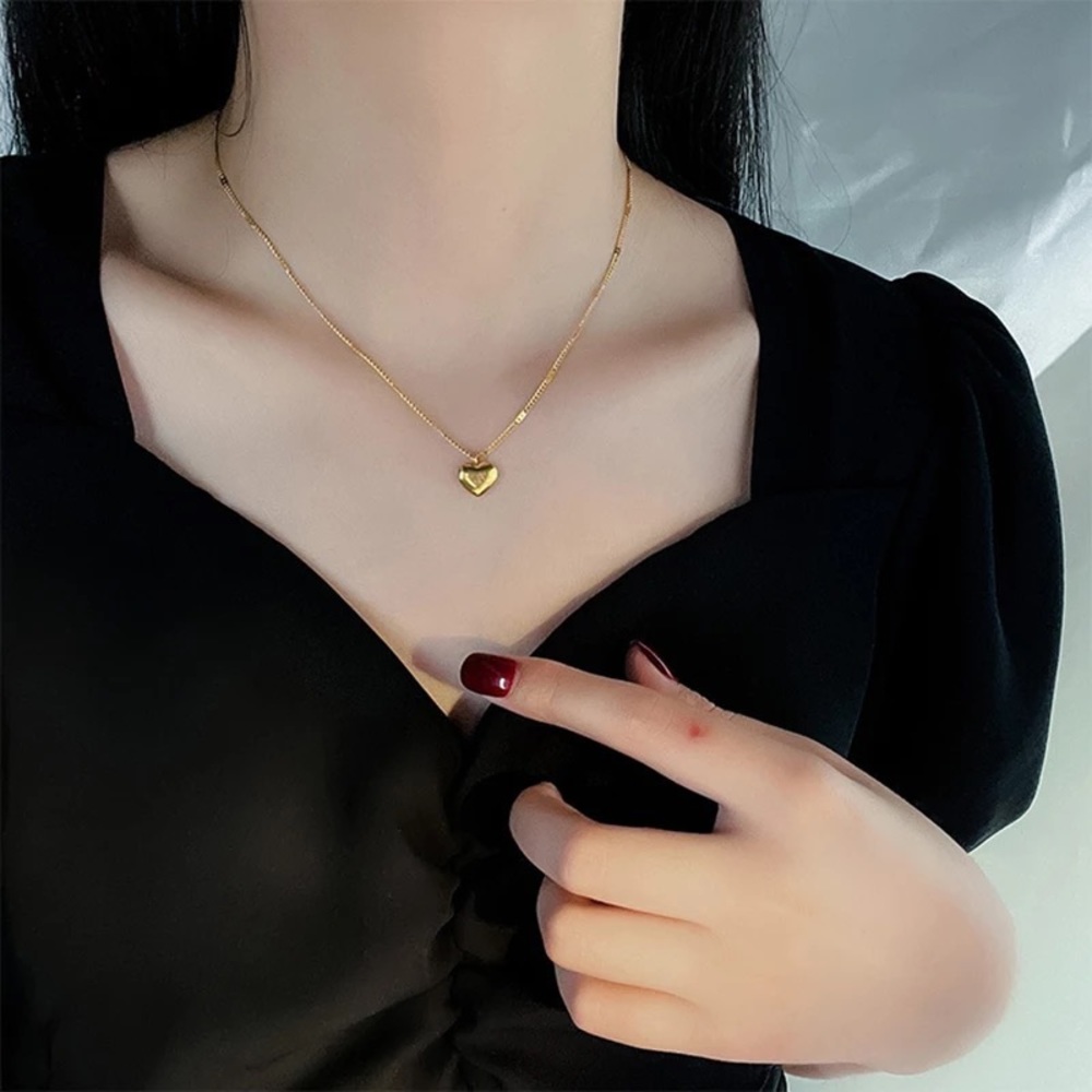 Gold Love Heart Necklaces For Women Chokers - Picture 2 of 3